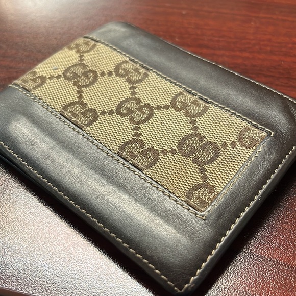 Authentic GUCCI - Picture 8 of 13